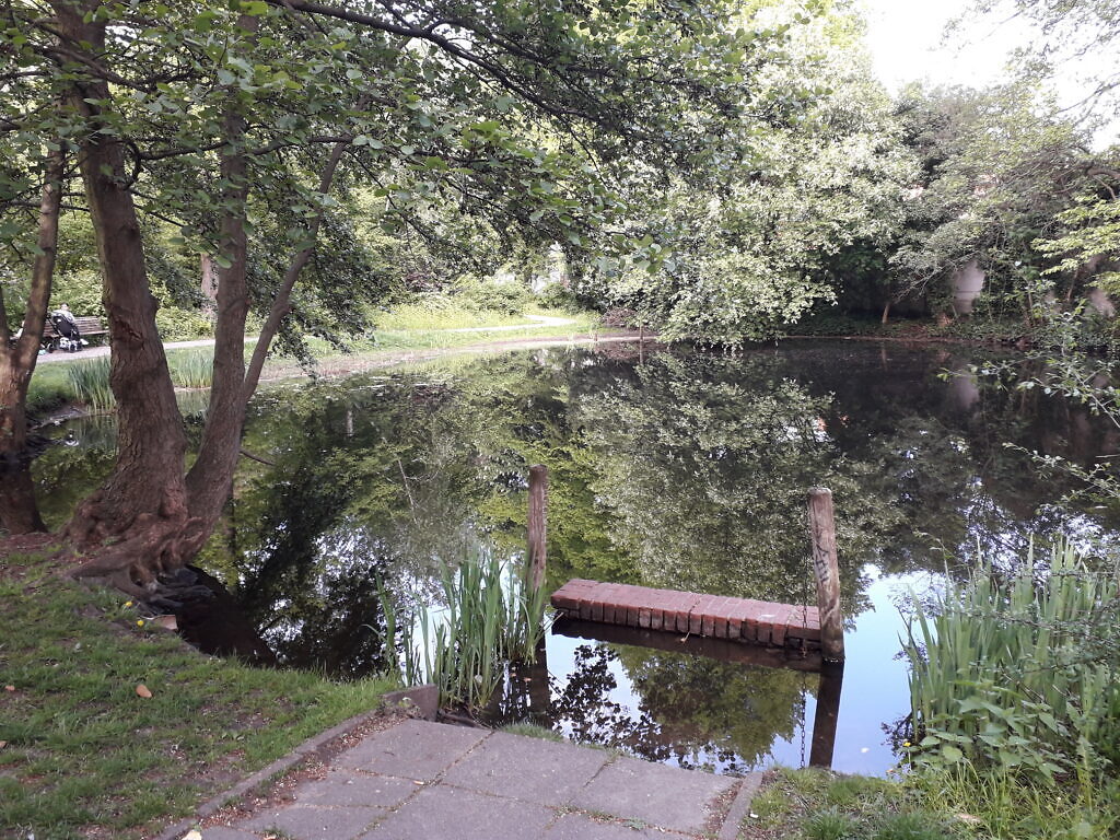 alt="Berlin Rudow, Rudower Dorfteich" berlin Rudower Dorfteich
